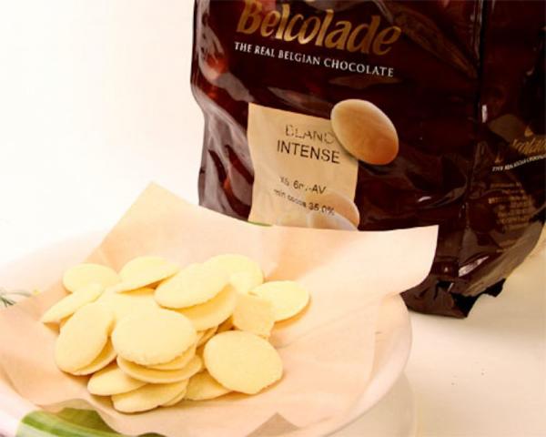 Biela čokoláda Dominikánska republika 31%, línia Origins, 15 kg – BELCOLADE